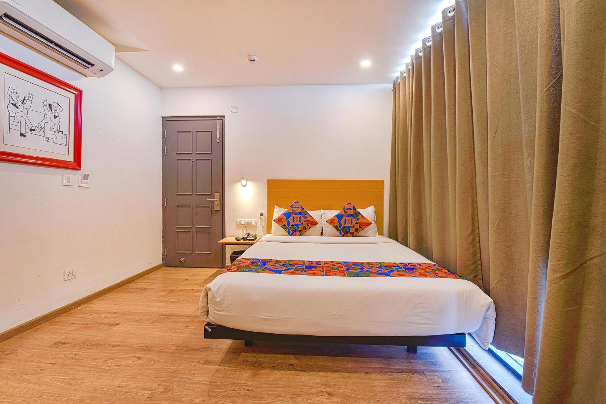 Fabhotel Ny Townhouse Ahmedabad Exterior foto