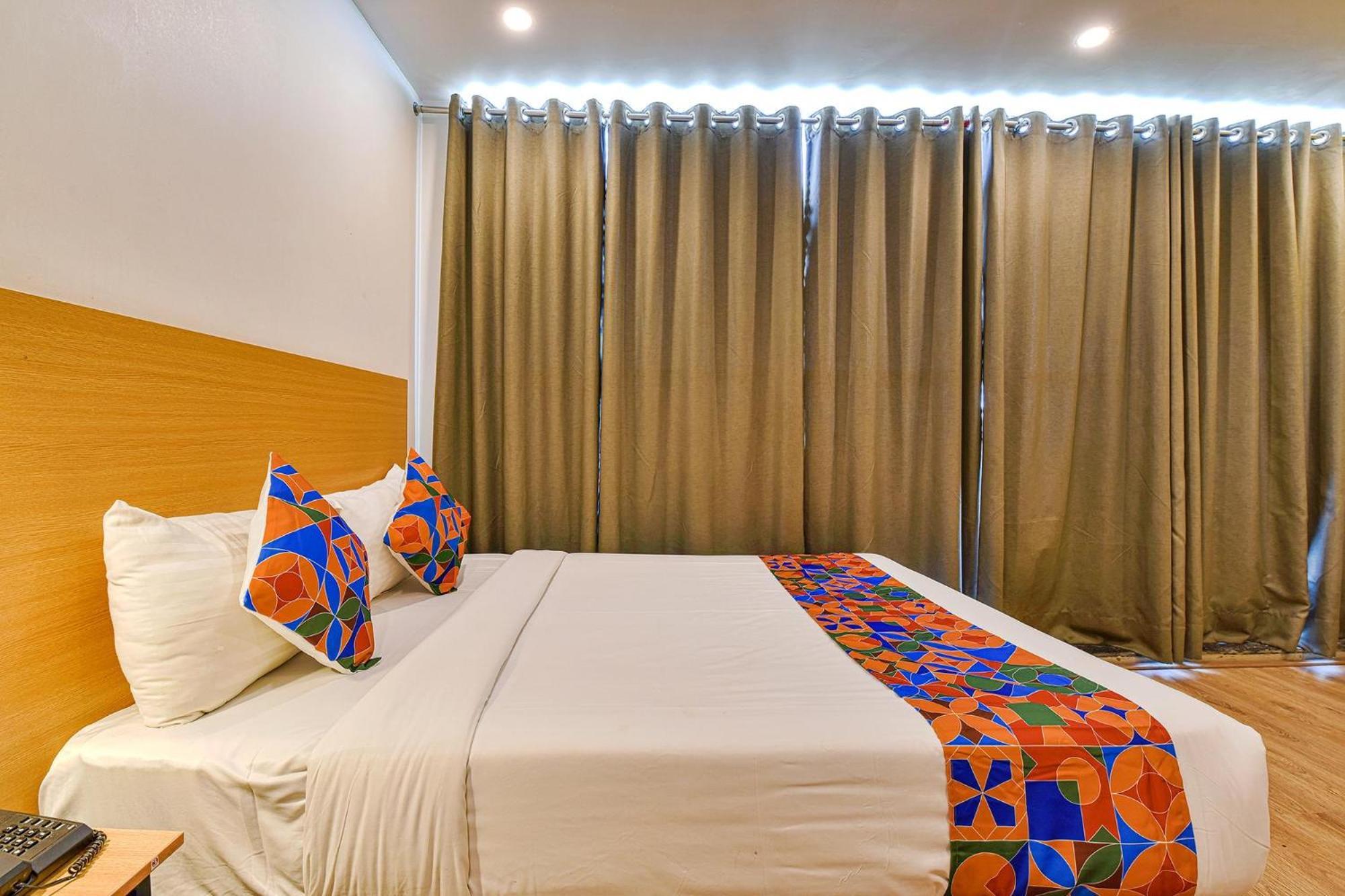 Fabhotel Ny Townhouse Ahmedabad Exterior foto
