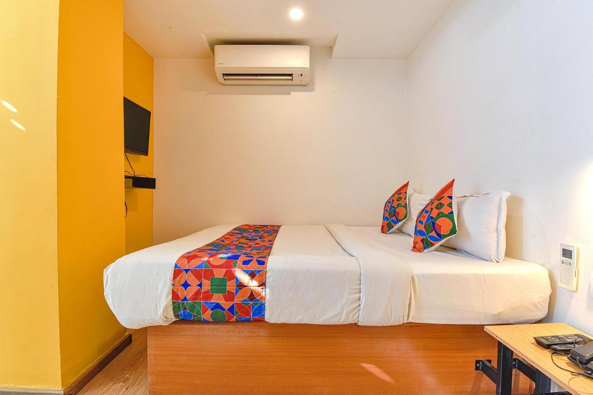 Fabhotel Ny Townhouse Ahmedabad Exterior foto