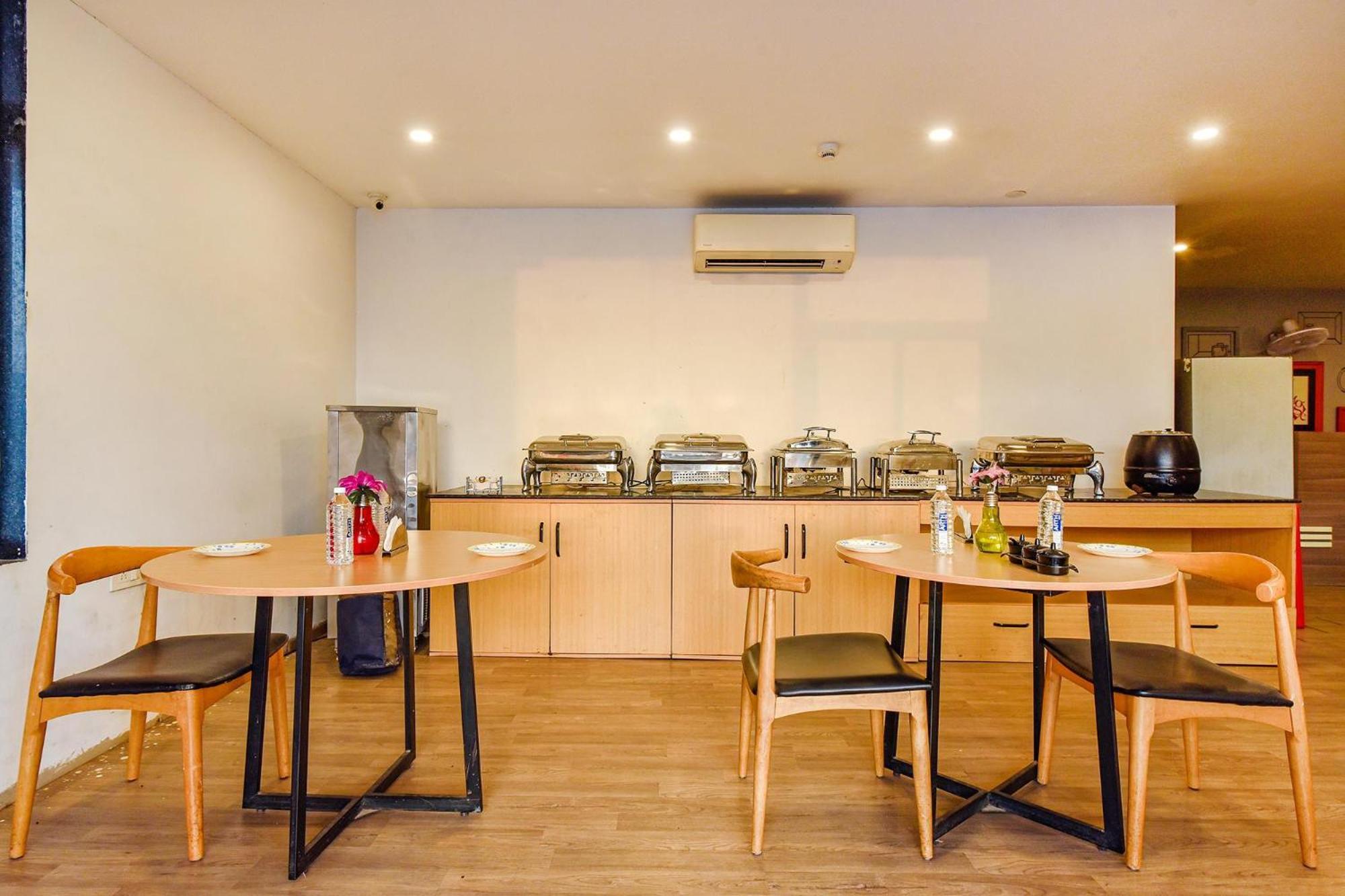 Fabhotel Ny Townhouse Ahmedabad Exterior foto
