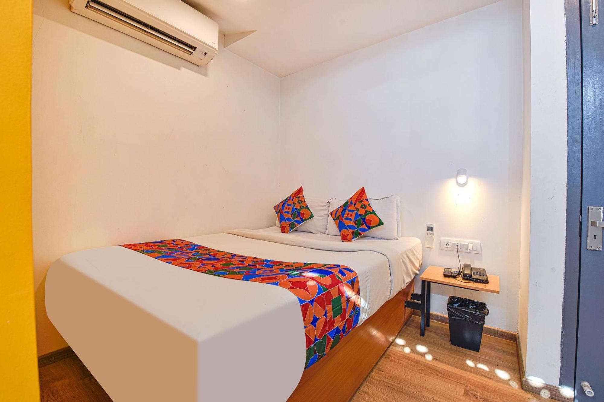 Fabhotel Ny Townhouse Ahmedabad Exterior foto